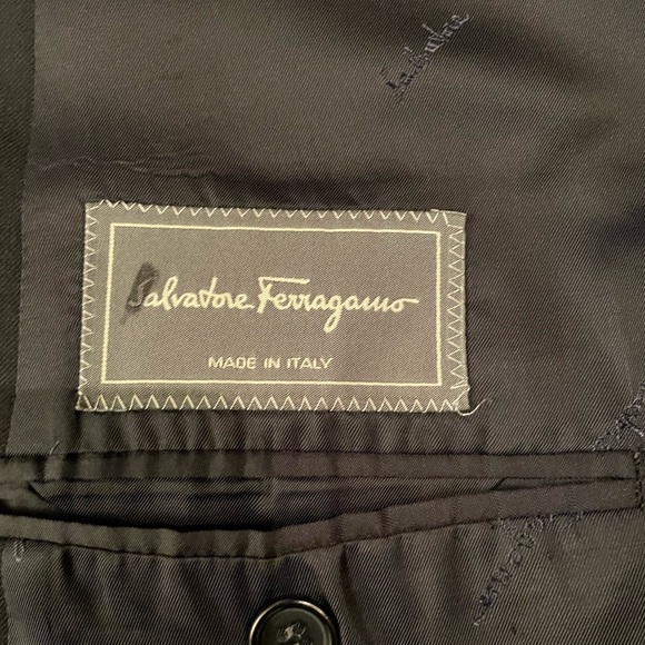 Vintage 100% wool Salvatore Ferragamo jacket in great condition. - Picture 3 of 10